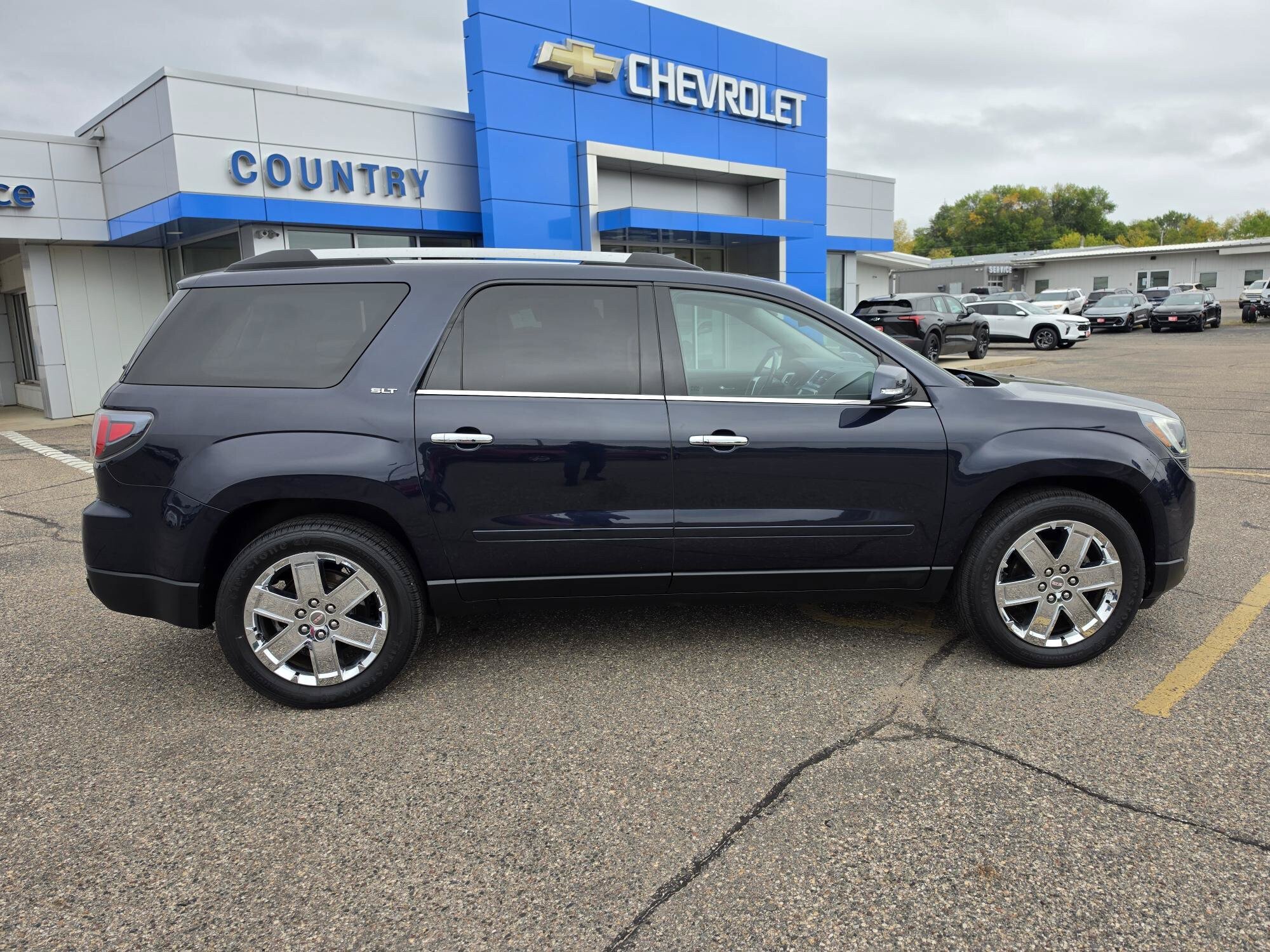 Used 2017 GMC Acadia Limited SLT AWD/4WD image 3