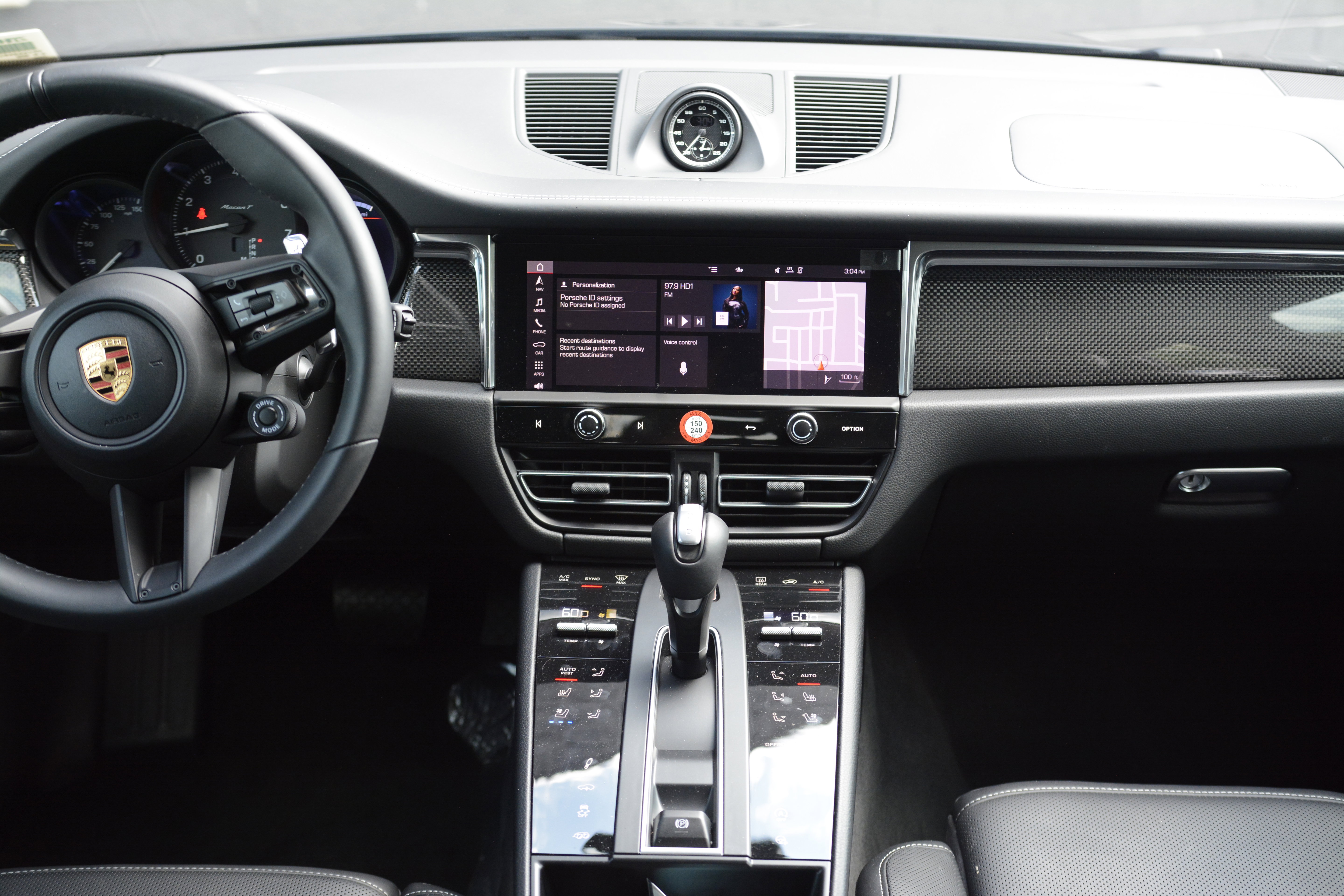 Certified 2026 Porsche Macan Turbo AWD/4WD image 20