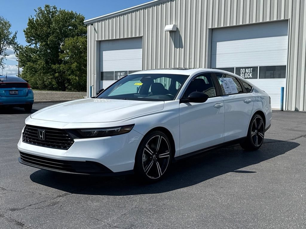 Used 2024 Honda Accord Sport image 3