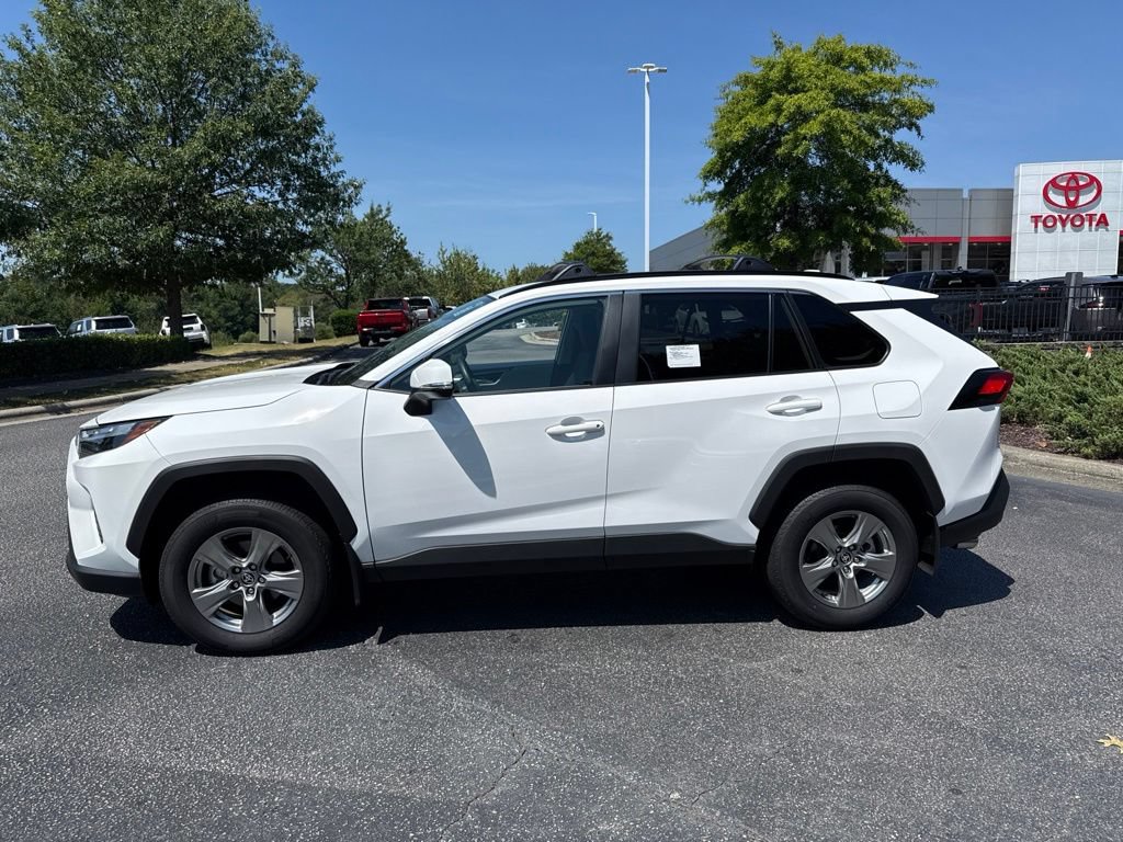 Used 2025 Toyota RAV4 XLE FWD image 3