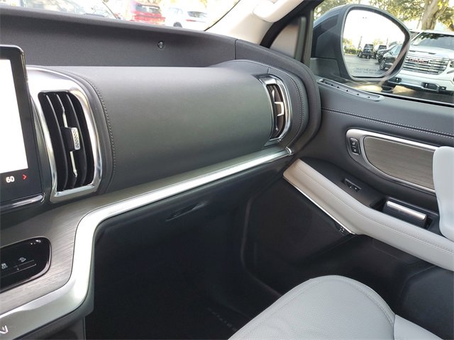 Used 2025 Ford Expedition Max Platinum w/ Driver's Package image 25