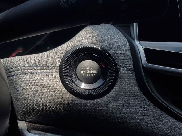 Used 2022 Jeep Compass Latitude FWD image 32