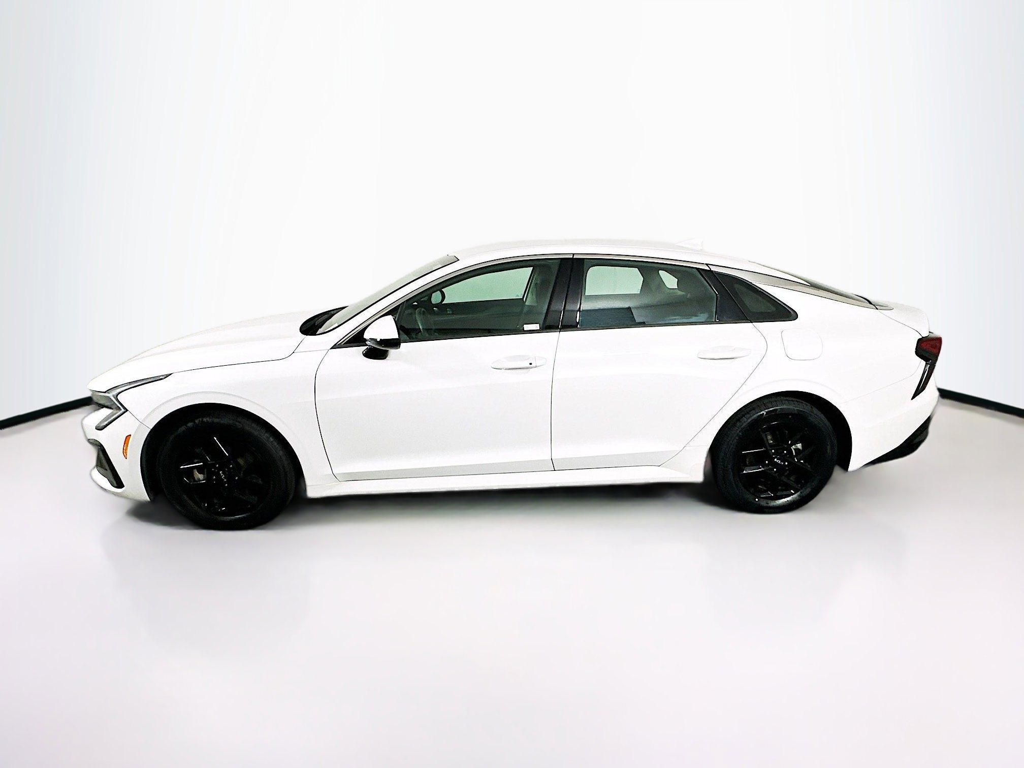 Used 2025 Kia K5 LXS FWD image 4