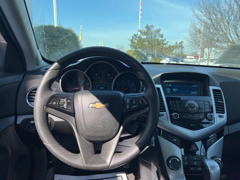 Used 2016 Chevrolet Cruze LT image 22