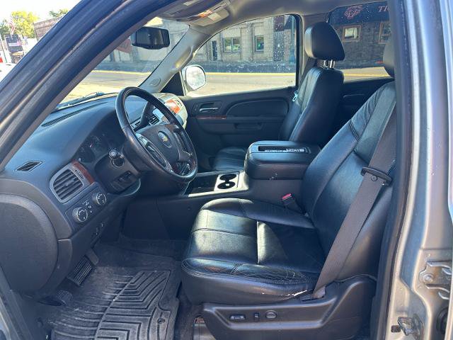 Used 2012 Chevrolet Suburban LT w/ Luxury Package AWD/4WD image 21
