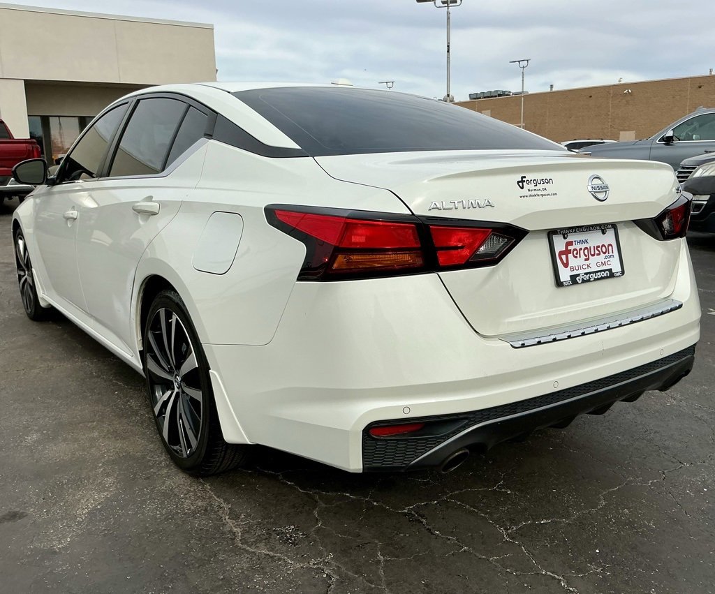 Used 2021 Nissan Altima 2.5 SR w/ SR Premium Package image 13