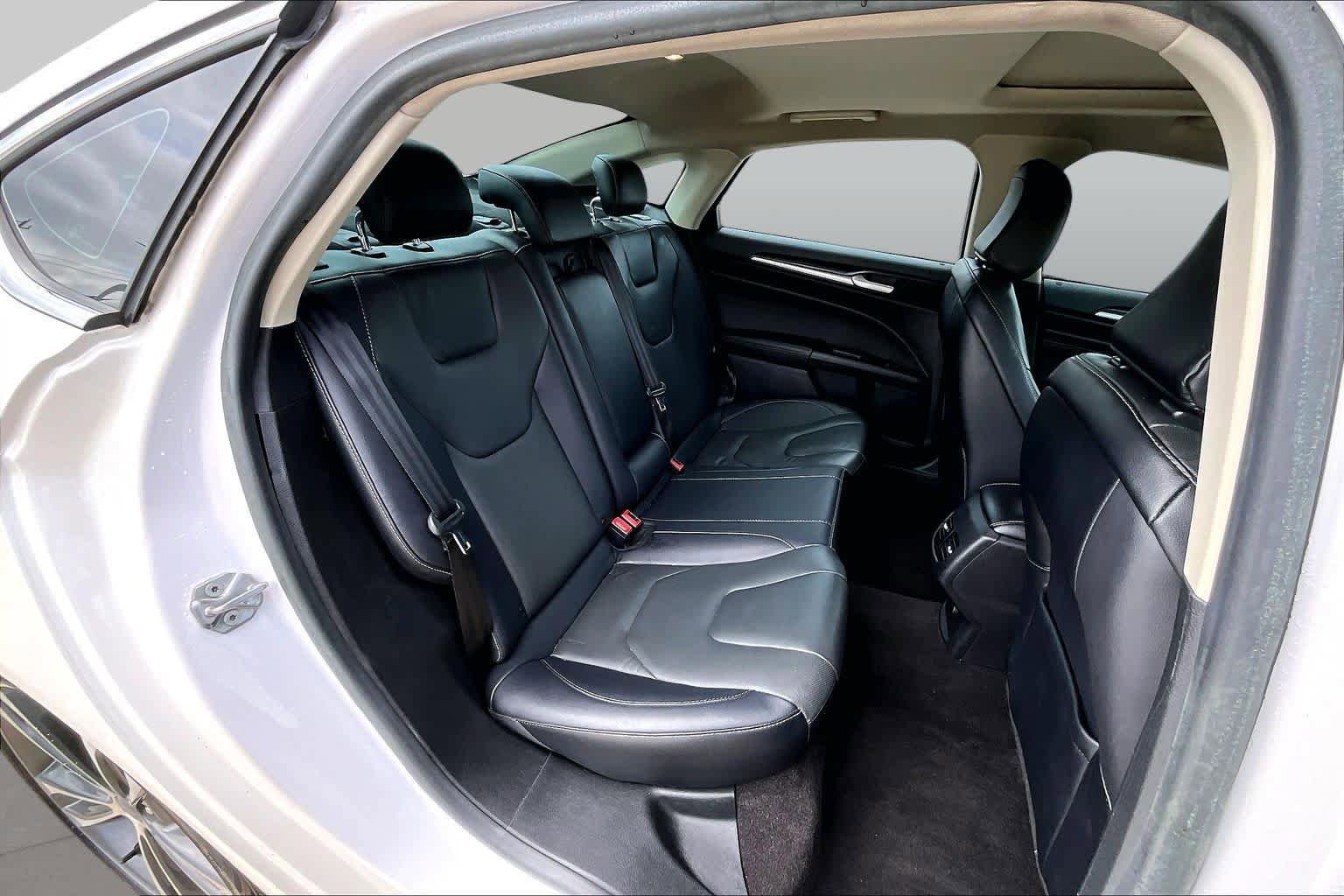 Used 2020 Ford Fusion Titanium FWD image 20