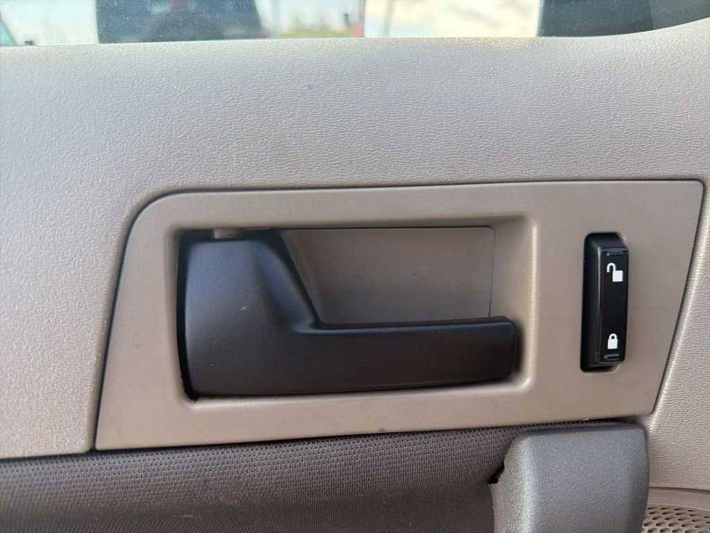 Used 2008 Ford Focus SE image 26