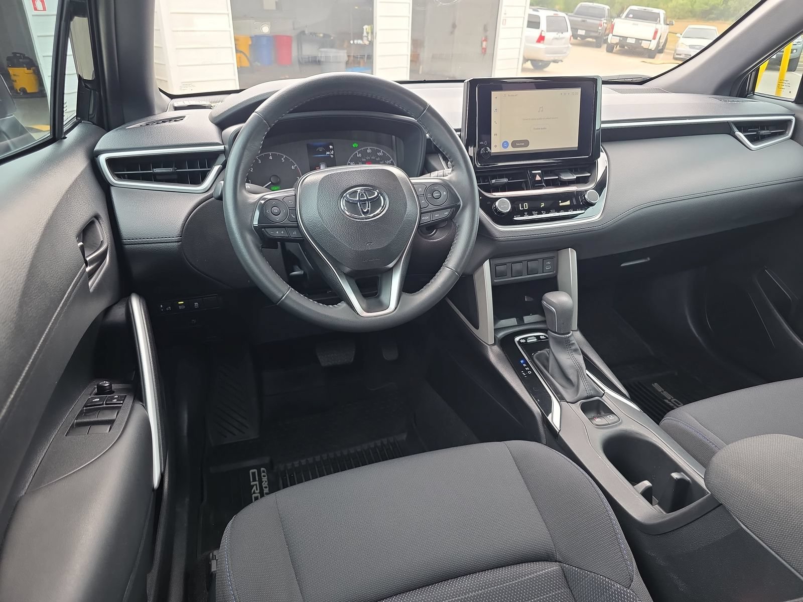 Used 2025 Toyota Corolla Cross AWD Hybrid image 13