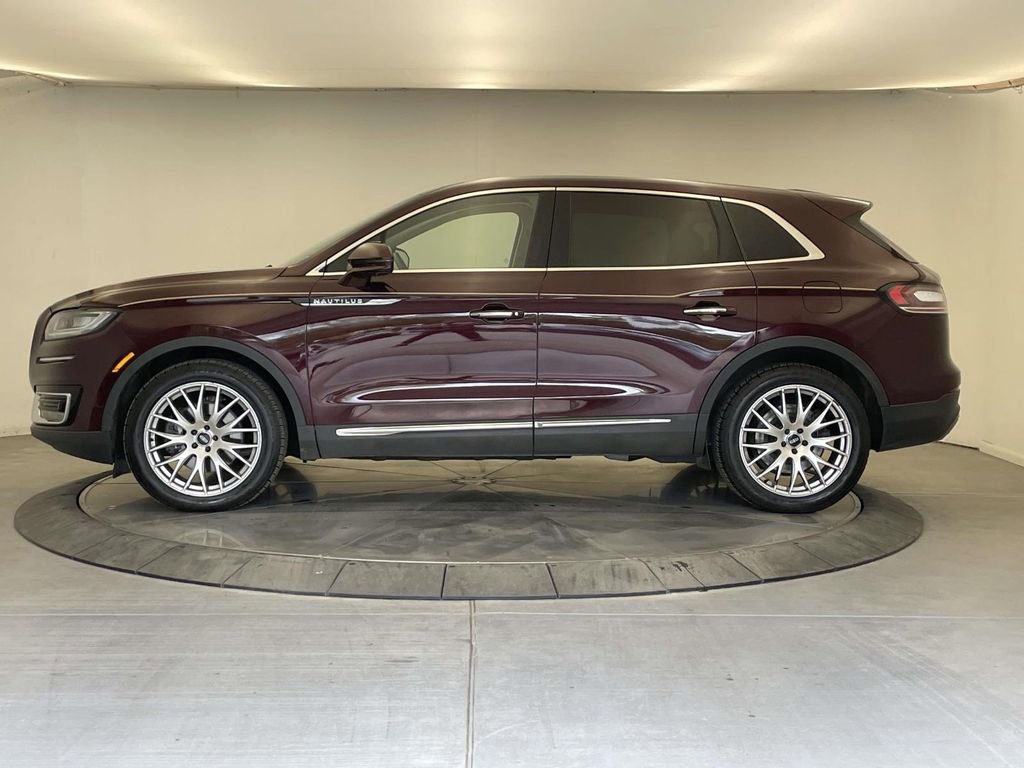 Used 2019 Lincoln Nautilus Reserve AWD/4WD image 2