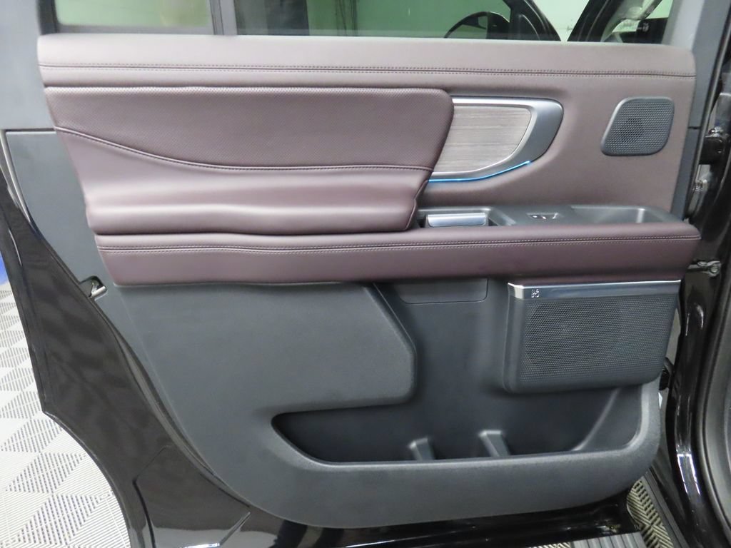 Used 2025 Ford Expedition Max Platinum w/ Platinum Ultimate Package AWD/4WD image 76