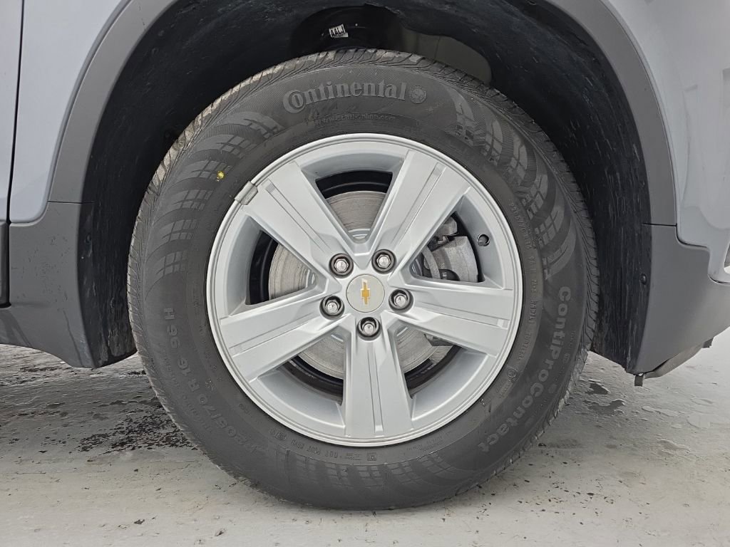 Certified 2020 Chevrolet Trax LS w/ Tint and Cruise Package FWD image 19