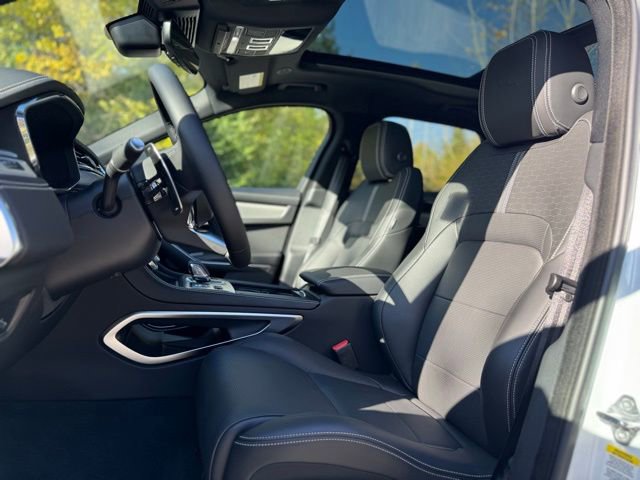 New 2026 Jaguar F-PACE R-Dynamic S AWD/4WD image 13