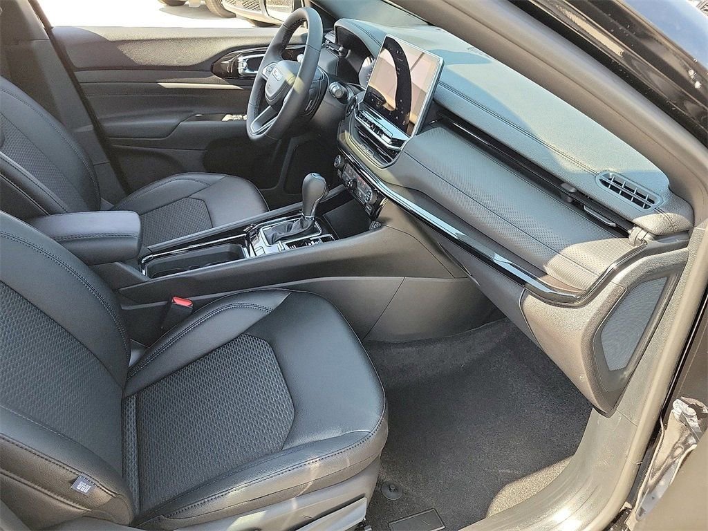 New 2026 Jeep Compass Latitude w/ Sun and Sound Group image 16