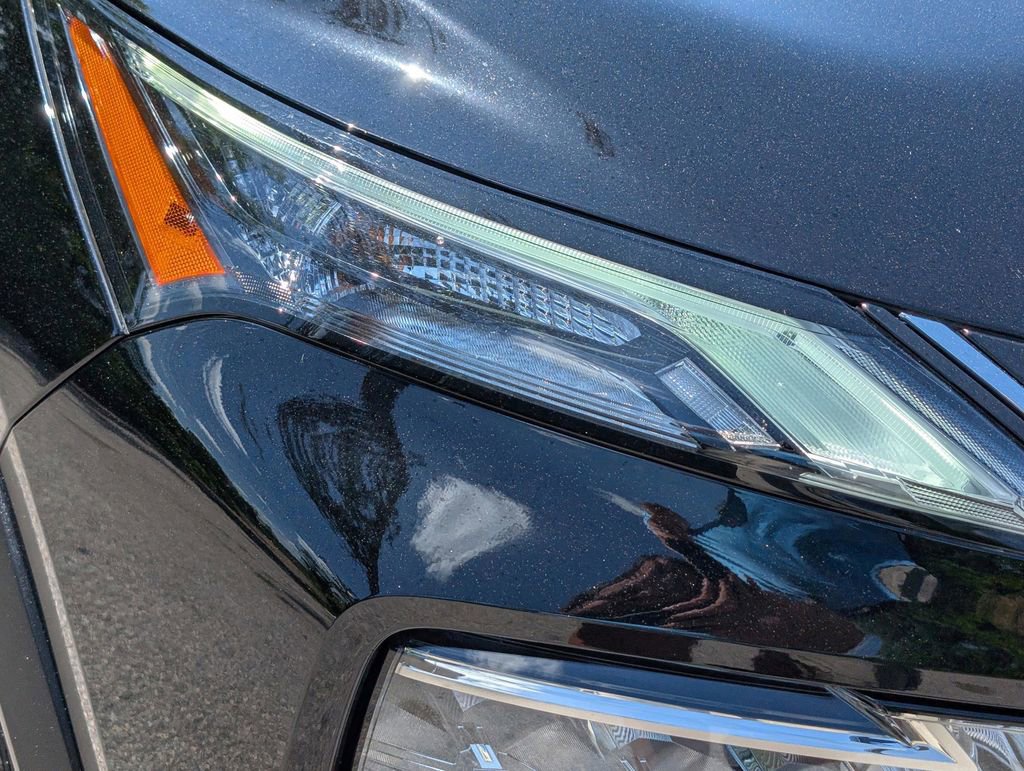 Used 2023 Nissan Rogue SV w/ SV Premium B Package FWD image 10