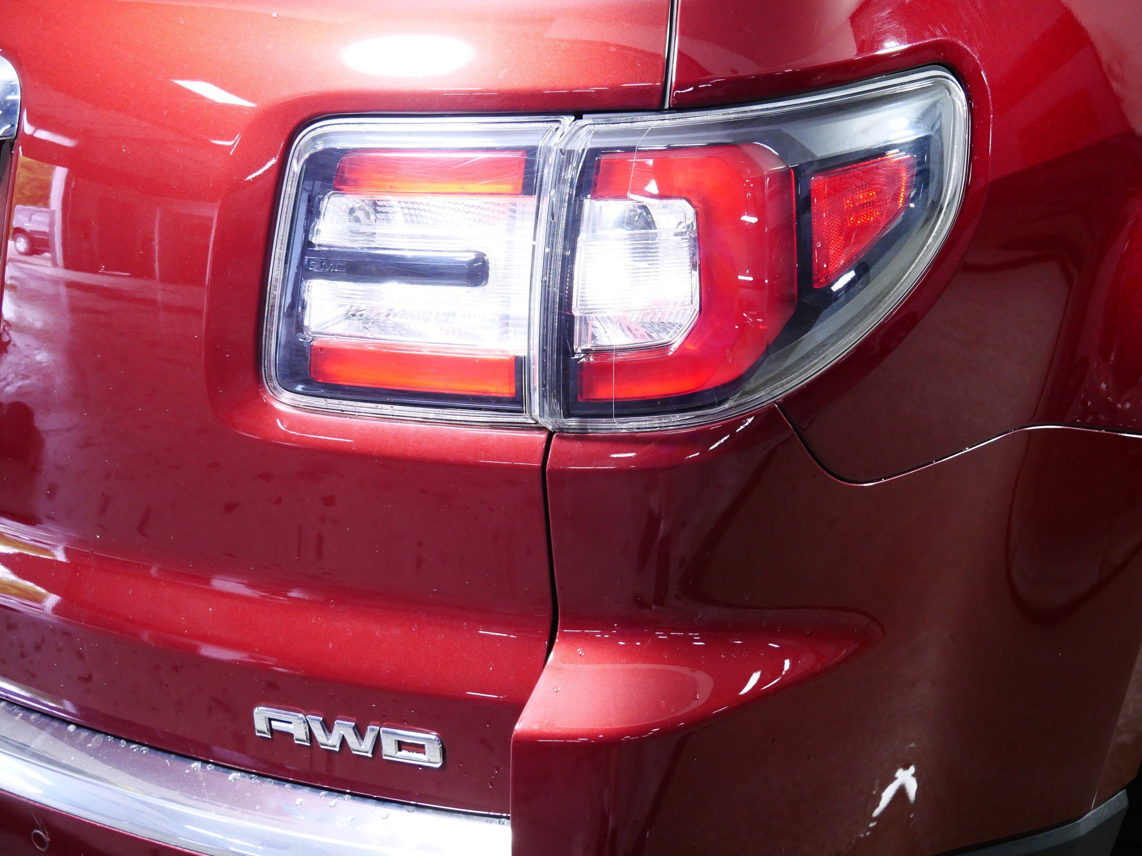 Used 2015 GMC Acadia SLE AWD/4WD image 17