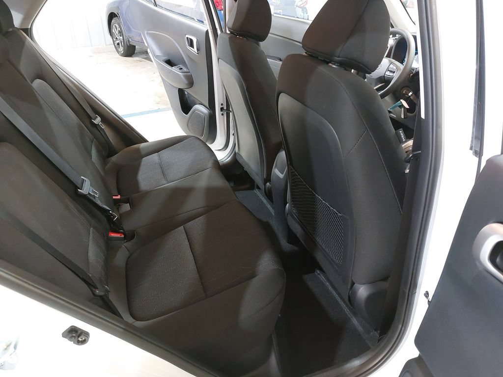 Certified 2025 Hyundai Venue SE FWD image 11