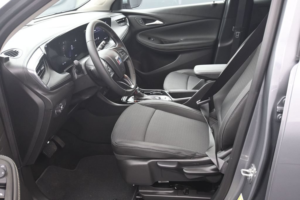 Certified 2026 Buick Encore GX Preferred AWD/4WD image 10