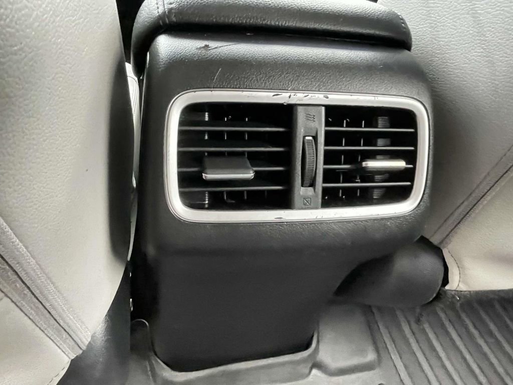 Used 2016 Honda CR-V Touring image 13