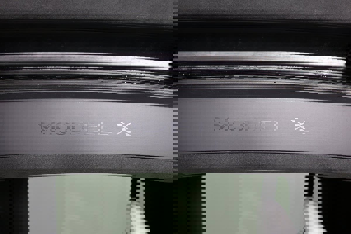 Used 2022 Tesla Model X image 16