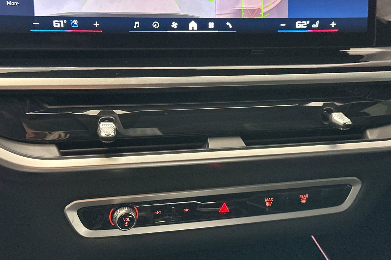 Certified 2025 BMW X7 M60i AWD/4WD image 18