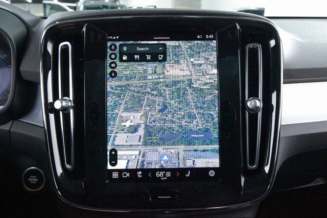 Certified 2025 Volvo XC40 B5 Core w/ Climate Package image 14