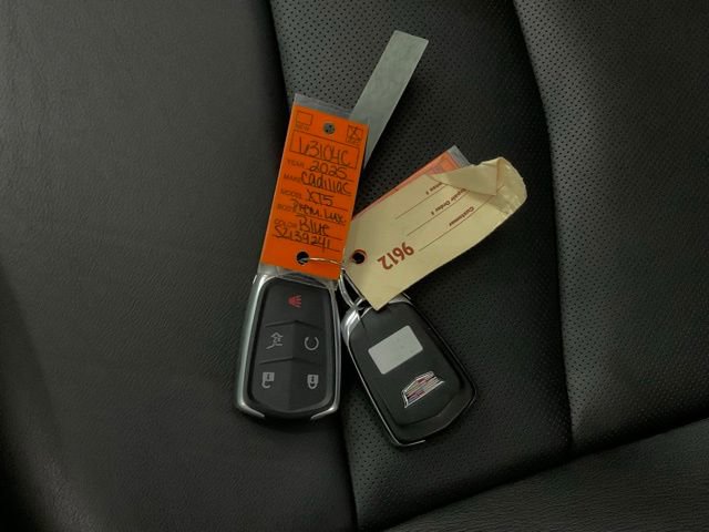 Certified 2025 Cadillac XT5 Premium Luxury w/ Technology Package image 39