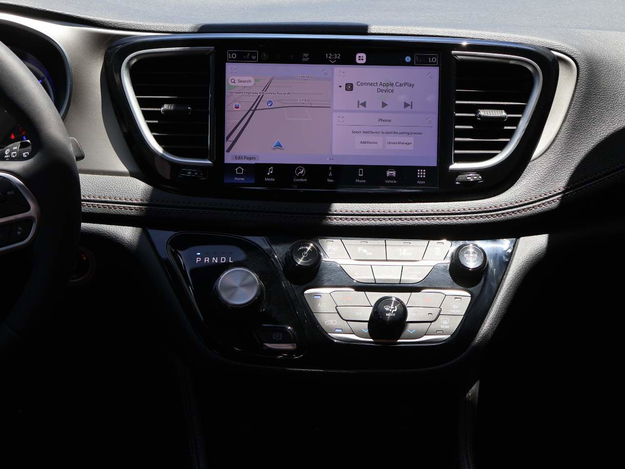 Used 2025 Chrysler Pacifica Pinnacle FWD image 18