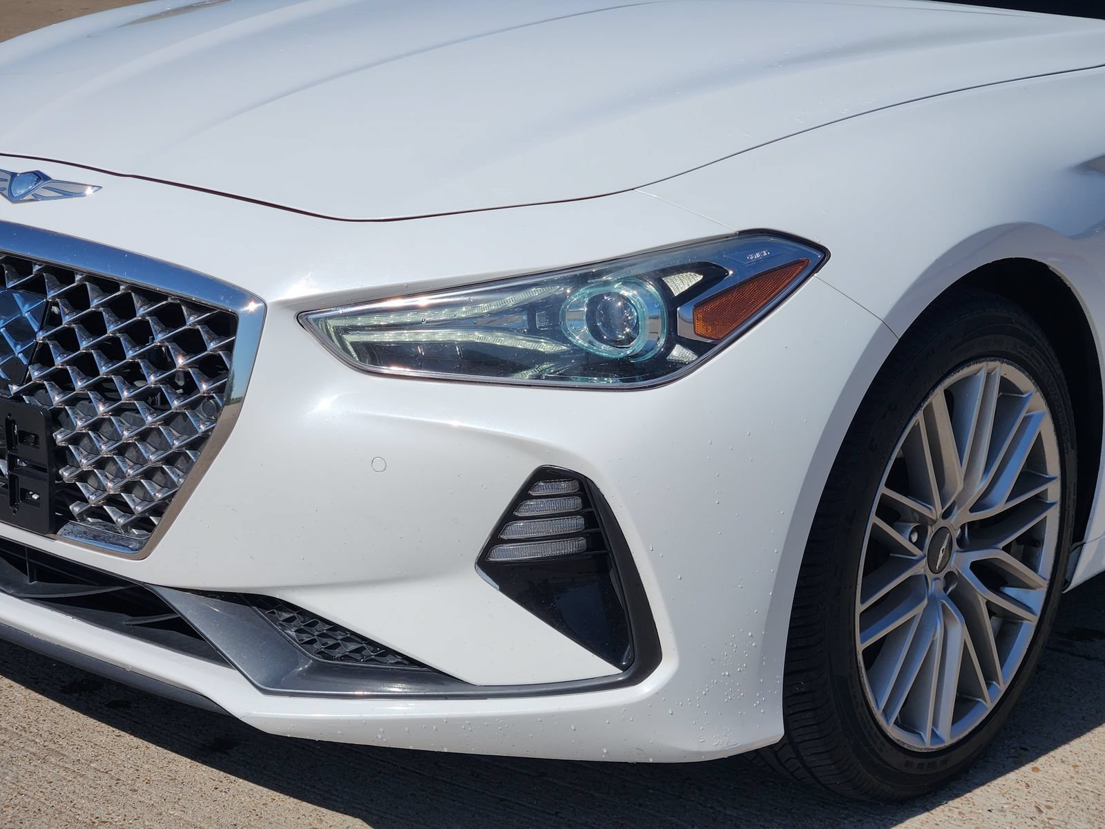 Used 2020 Genesis G70 2.0T w/ Elite Package RWD image 9