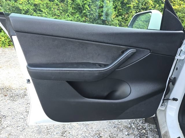 Used 2022 Tesla Model Y Performance AWD/4WD image 21
