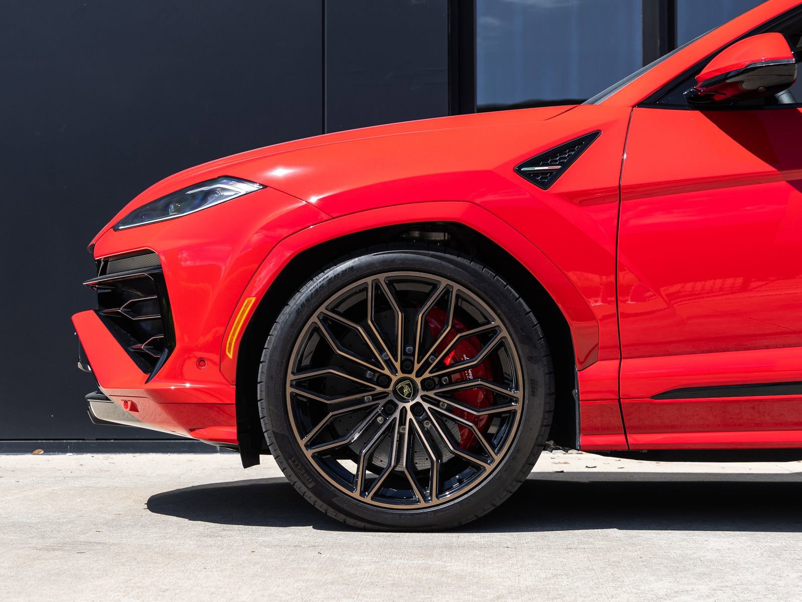 Used 2026 Lamborghini Urus SE image 11