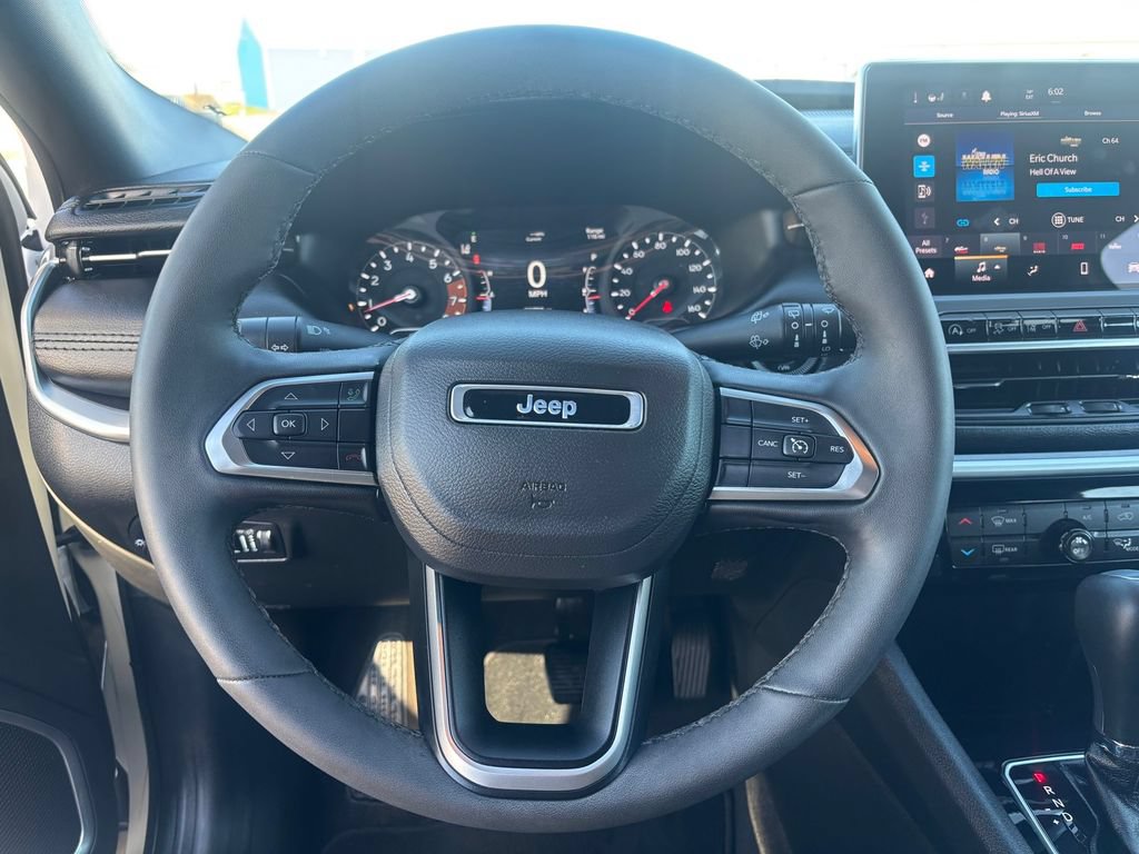 Used 2024 Jeep Compass Latitude AWD/4WD image 12