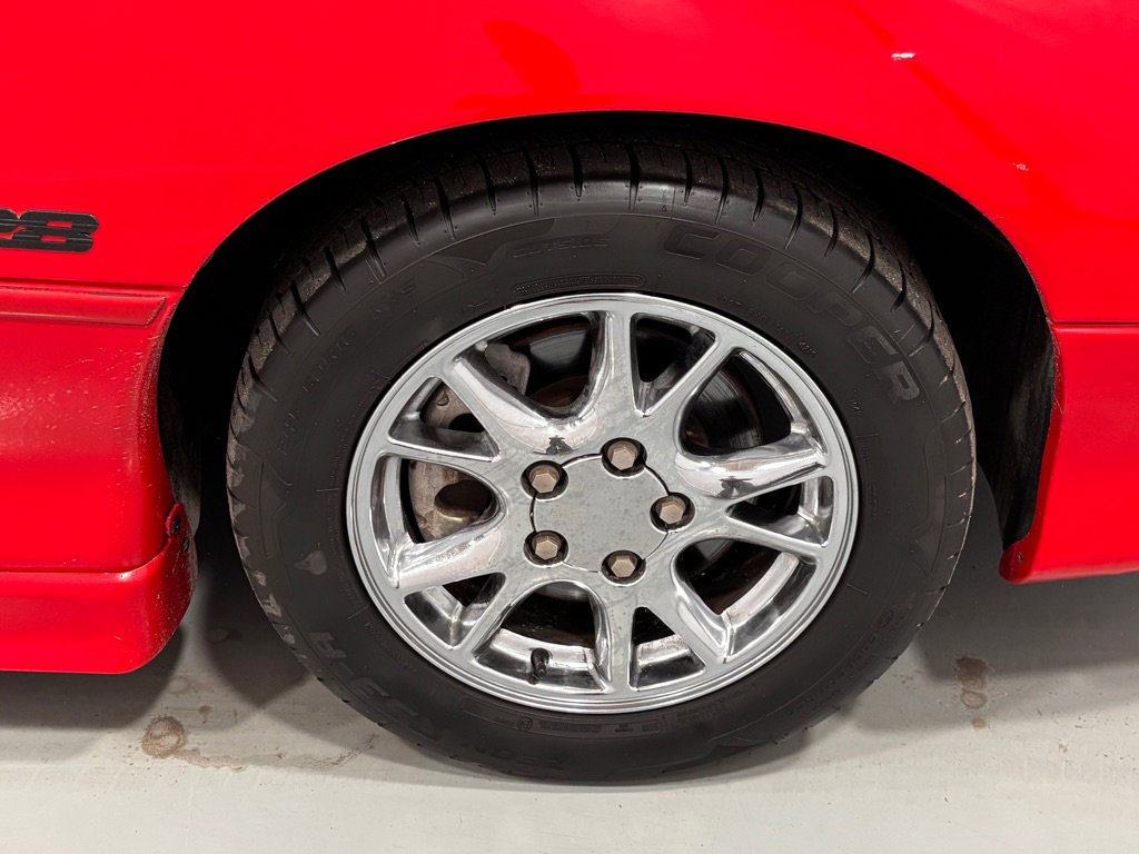 Used 2001 Chevrolet Camaro Z28 w/ Preferred Equipment Group 2 RWD image 30