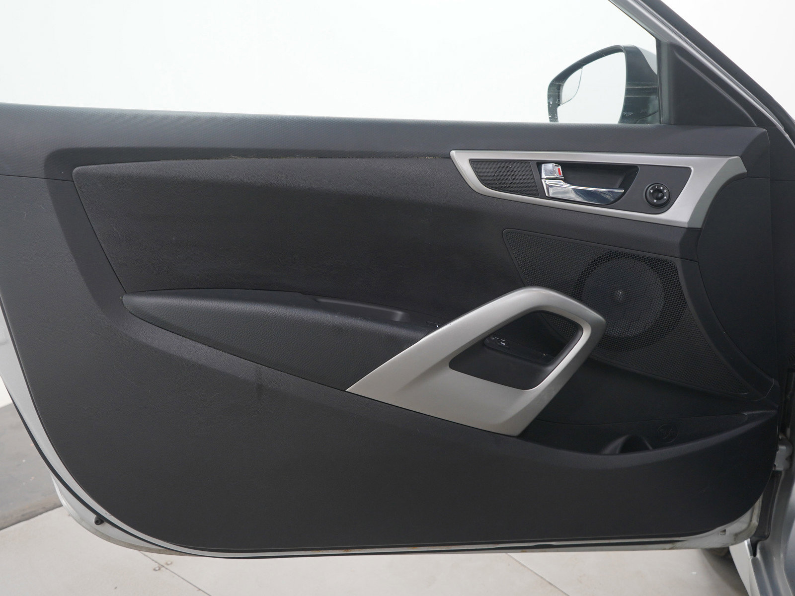 Used 2015 Hyundai Veloster image 14