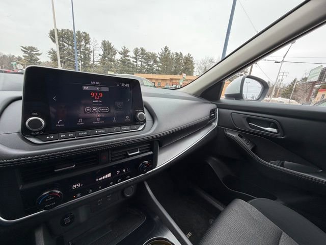 Used 2024 Nissan Rogue SV image 26