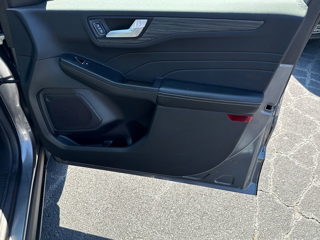 Certified 2023 Ford Escape Platinum image 14