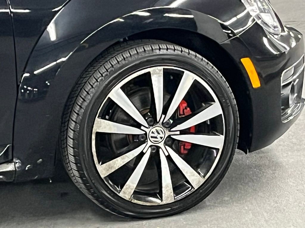 Used 2014 Volkswagen Beetle R-Line image 32