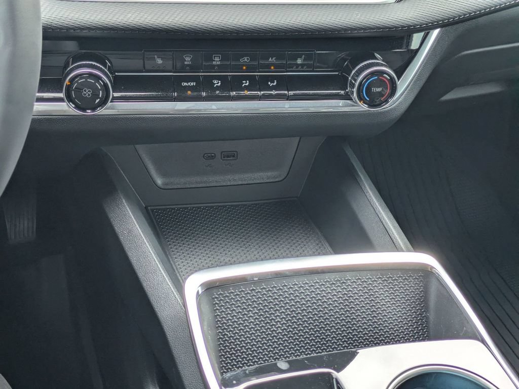 New 2026 Chevrolet Equinox LT w/ Safety and Technology Package FWD image 20
