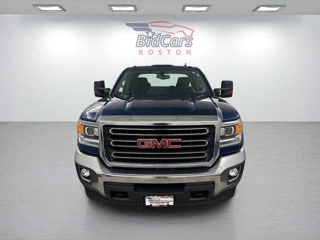 Used 2019 GMC Sierra 2500 SLE w/ SLE Preferred Package AWD/4WD image 2