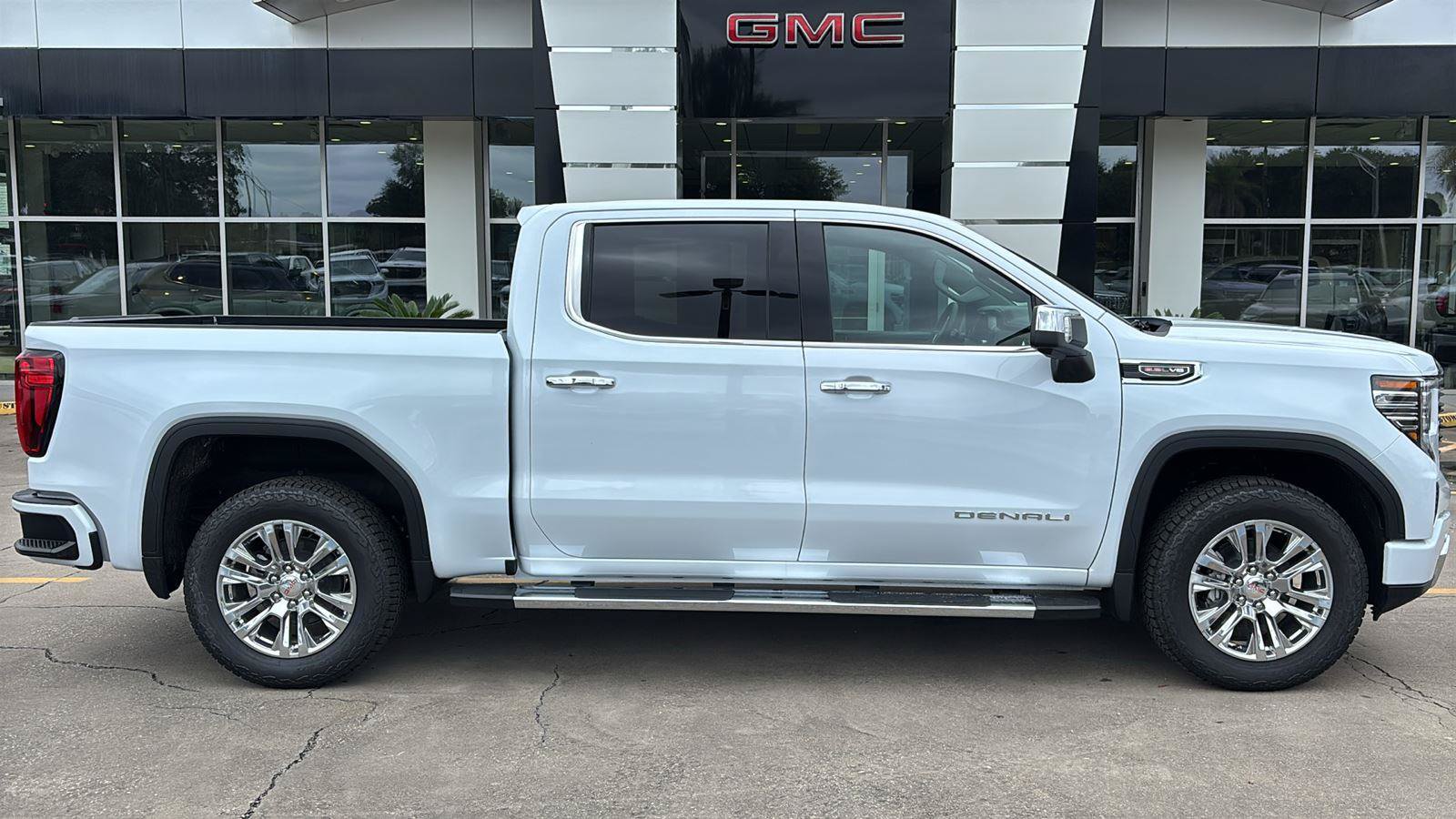 New 2026 GMC Sierra 1500 Denali AWD/4WD image 9