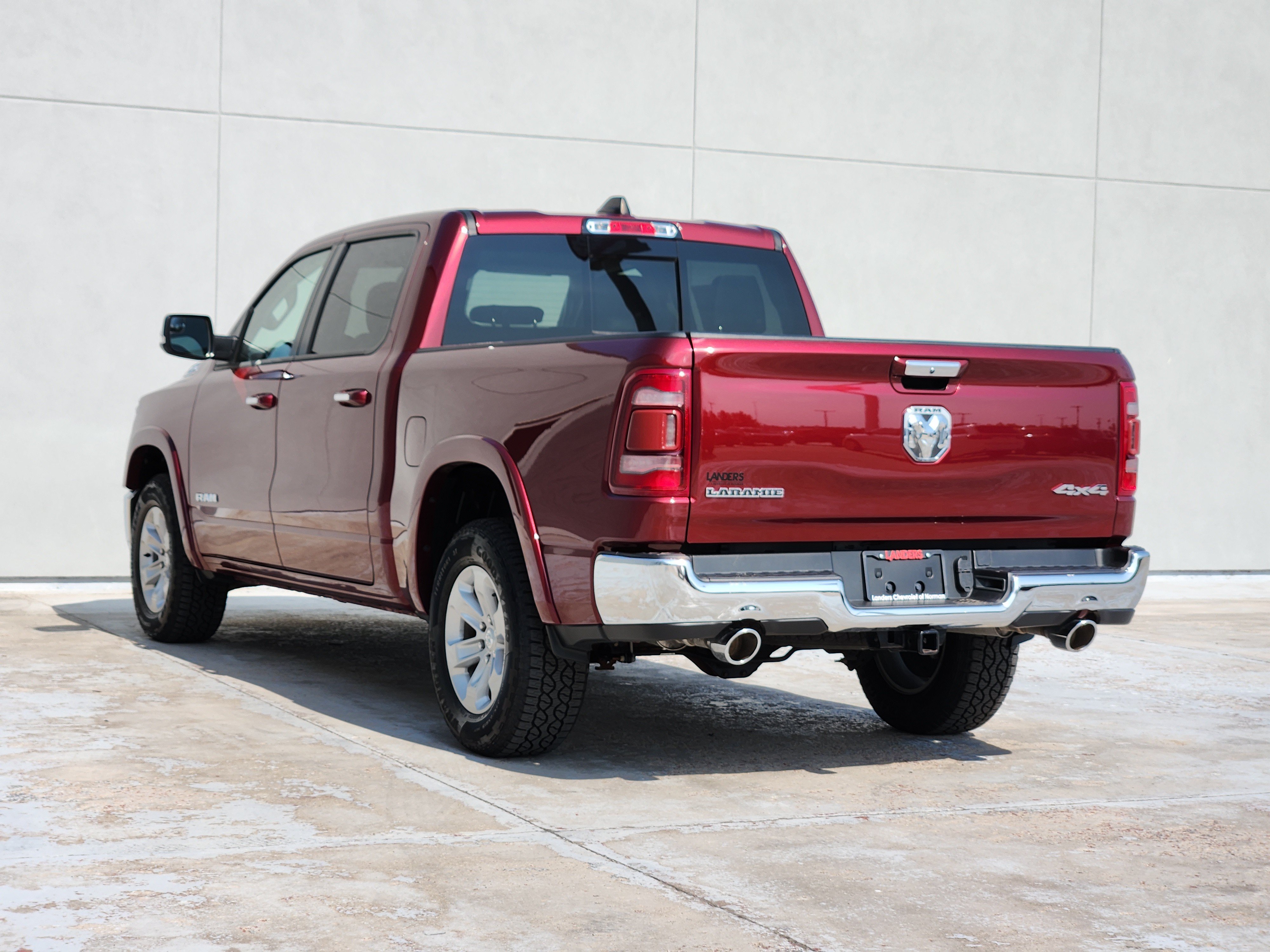 Used 2022 RAM 1500 Laramie AWD/4WD image 6