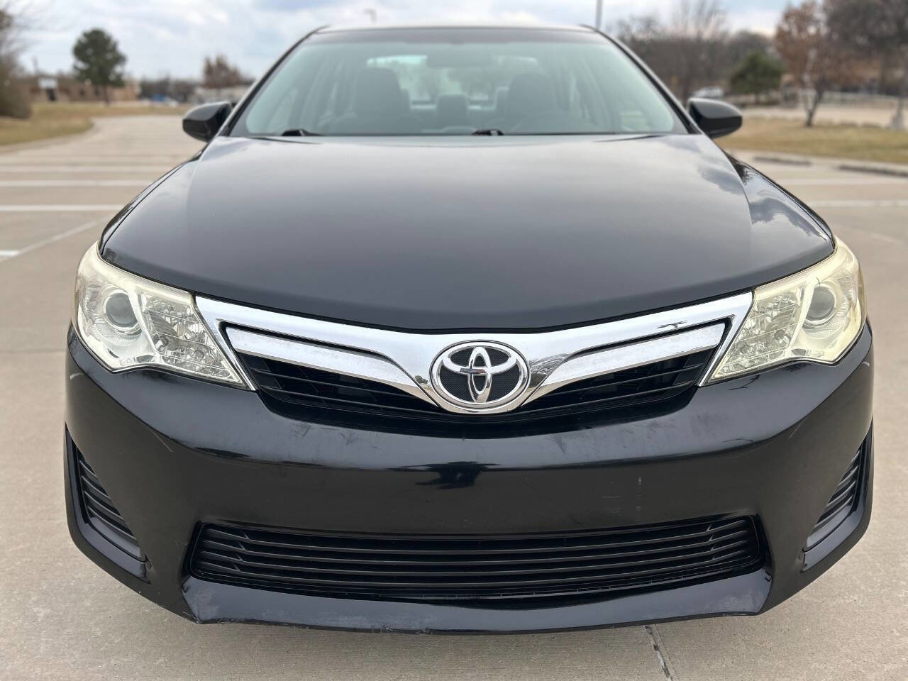 Used 2012 Toyota Camry LE image 3