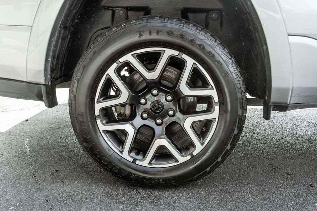 Used 2025 RAM 1500 Laramie AWD/4WD image 30
