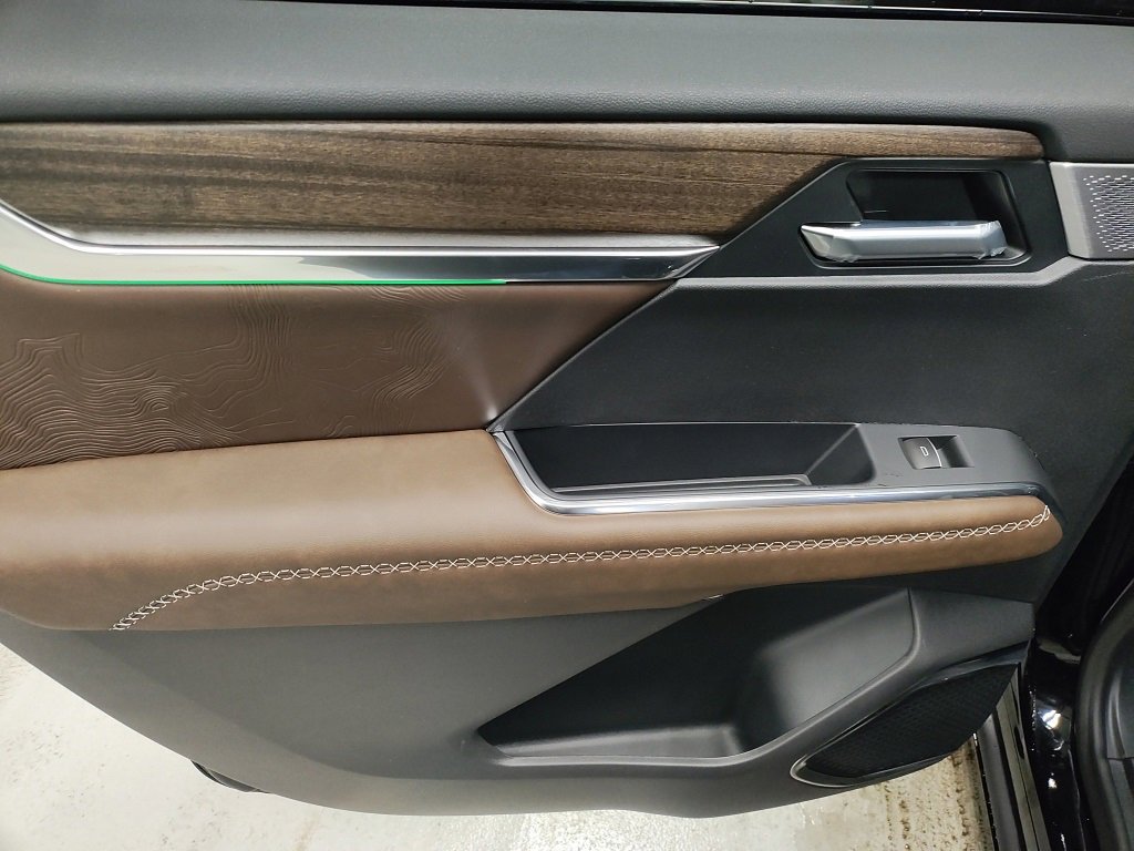 New 2026 GMC Acadia Denali Ultimate w/ LPO, Floor Liner Package image 29