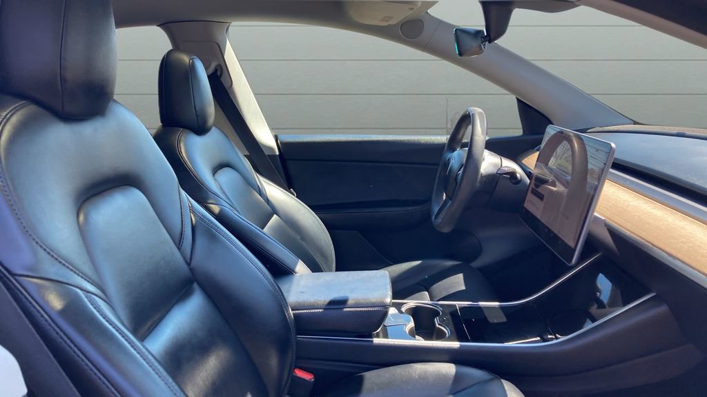 Used 2021 Tesla Model Y Long Range image 17