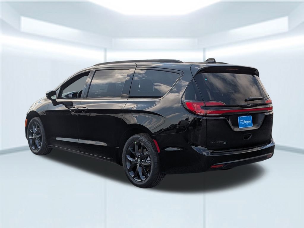 New 2026 Chrysler Pacifica Select w/ S Appearance Package image 4