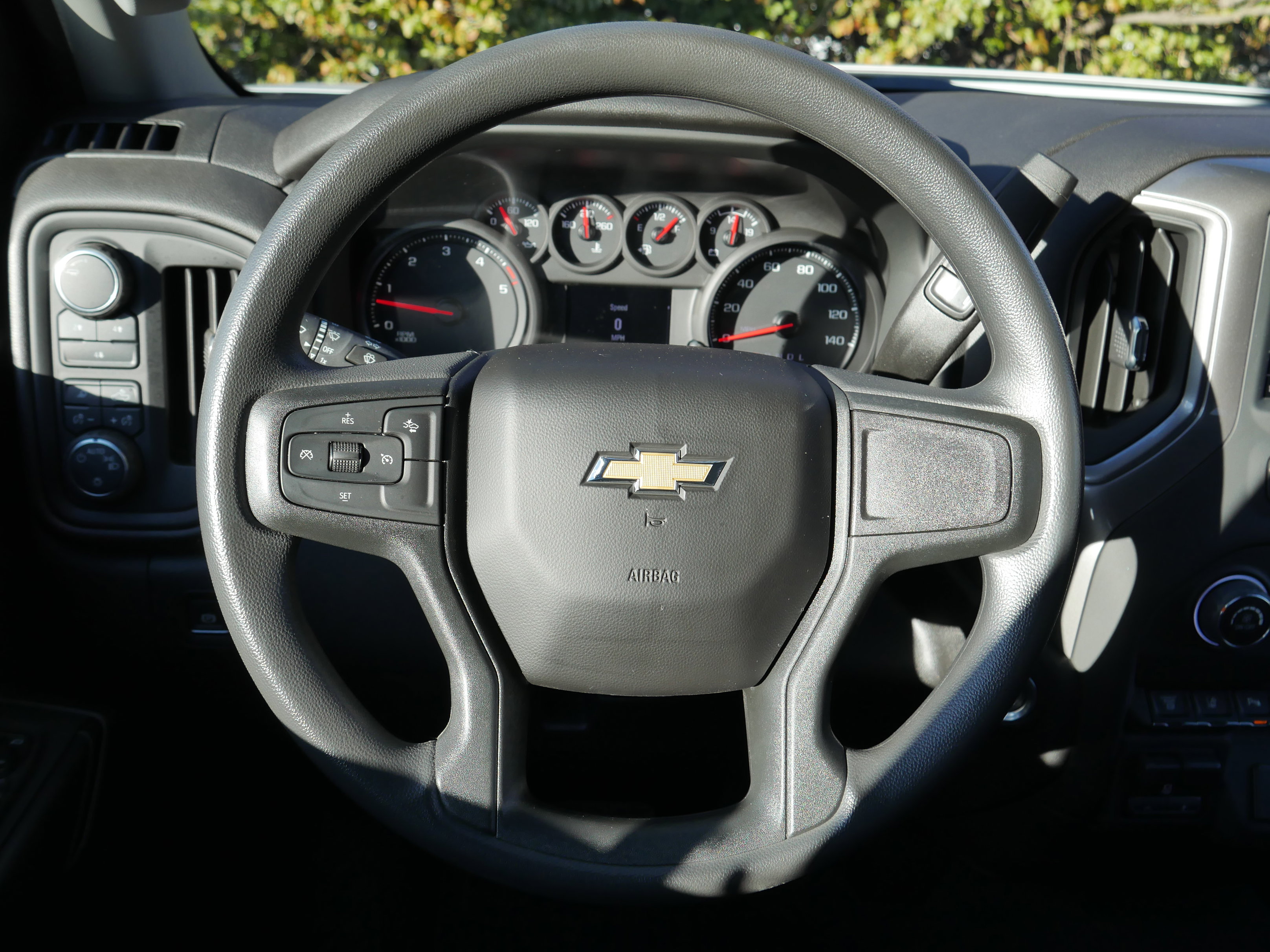 Used 2024 Chevrolet Silverado 2500 Custom w/ Custom Value Package image 6