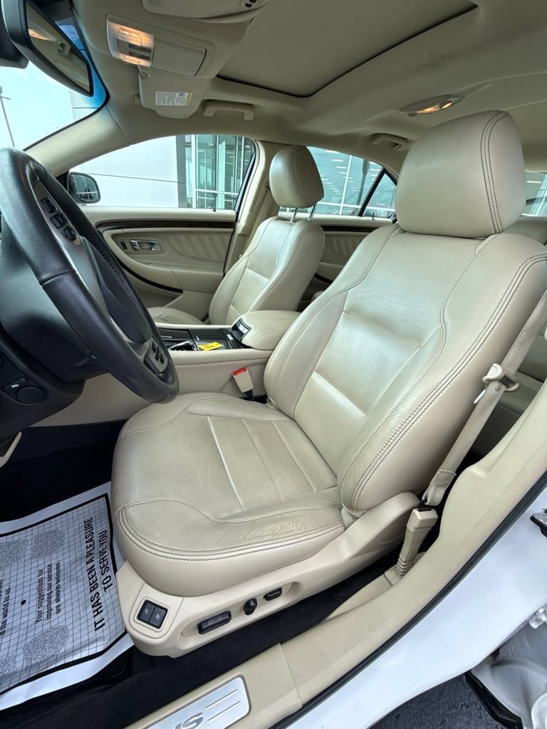 Used 2017 Ford Taurus Limited FWD image 9