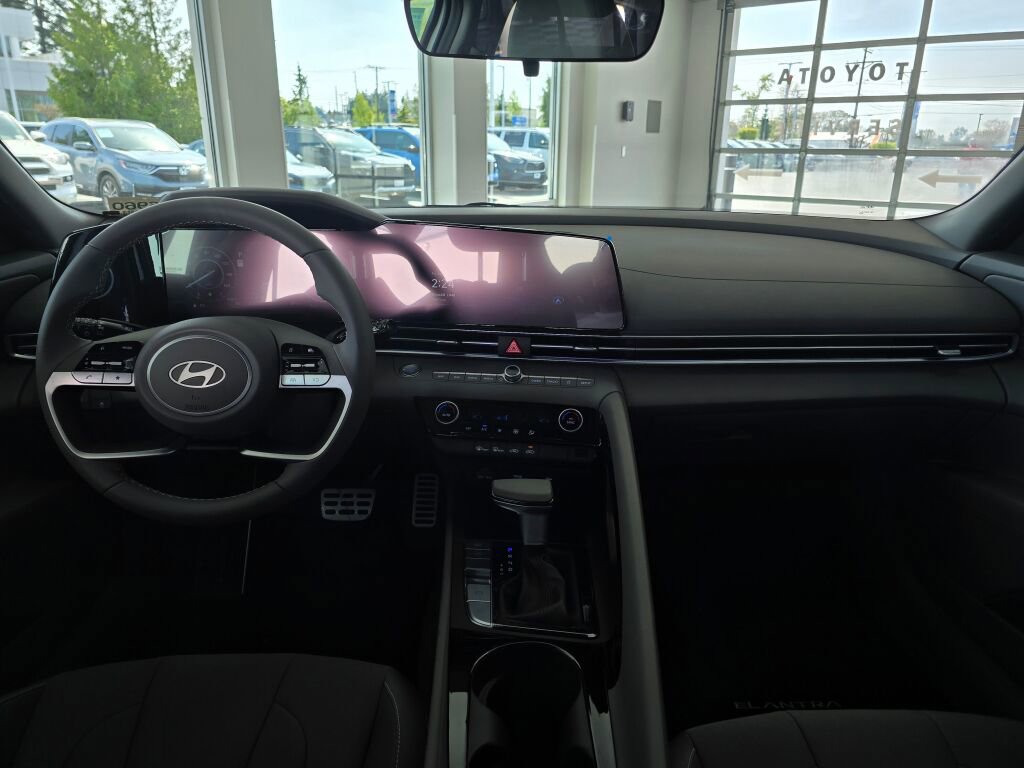 New 2025 Hyundai Elantra SEL image 18