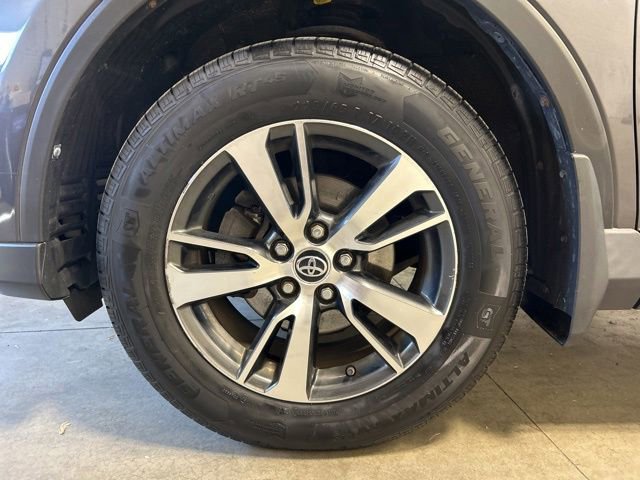 Used 2018 Toyota RAV4 XLE w/ Plus Extra Value Package AWD/4WD image 10